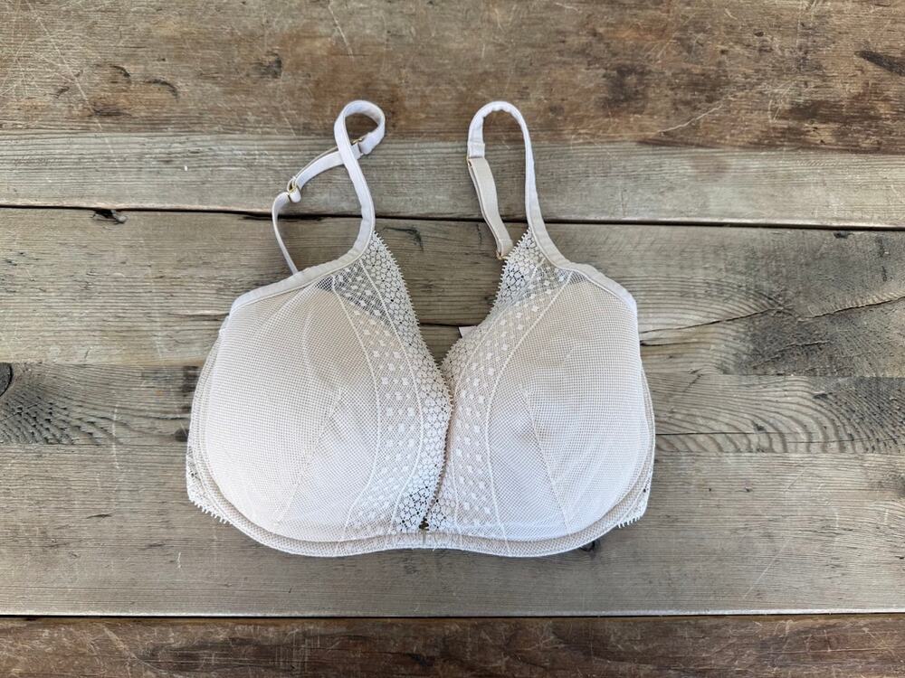 Victoria's Secret Marzipan 32DDD Incredible Lightly Lined Lace Half Padโ Bra